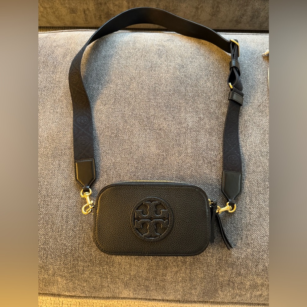 Brand new Tory Burch Miller Mini Crossbody bag in black 4.5” x 7.7”